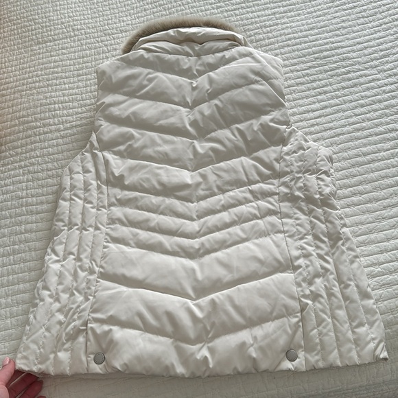 Nwt Talbots lightweight genuine down vest - Picture 6 of 7
